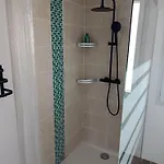 Privee 홈스테이 몽테규