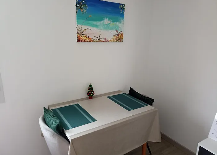 Privee * Montaigu-Vendee